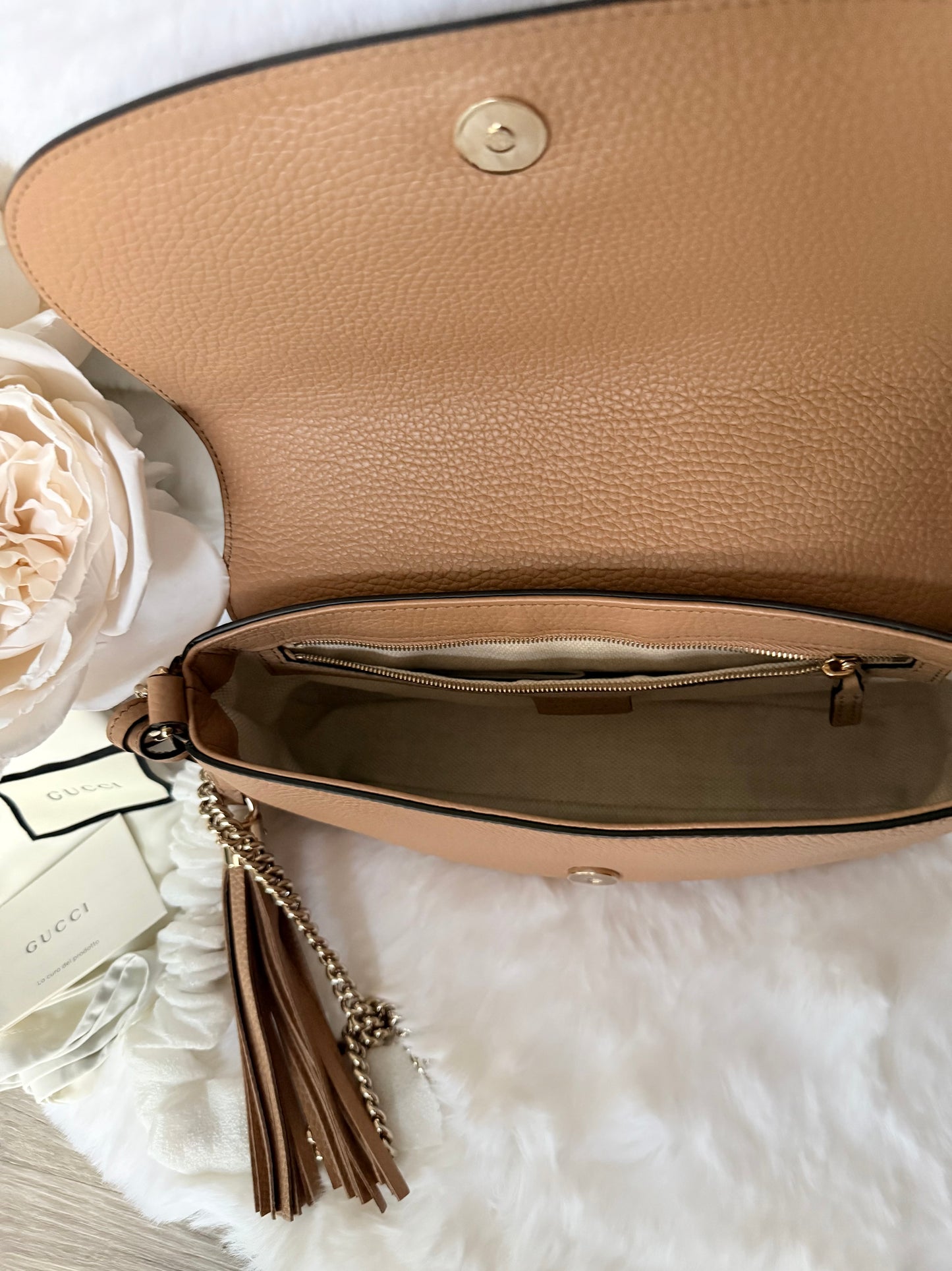 Beige Gucci Soho Camelia Light Tan Leather
