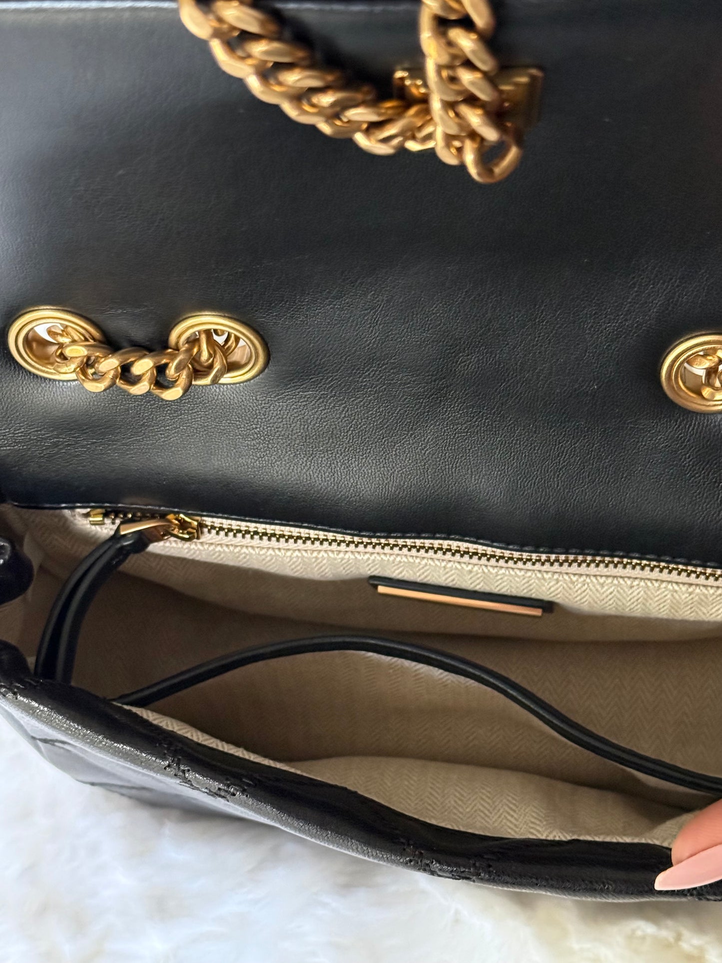 Black Tory Burch Willa Quilted Leather Shoulder Bag